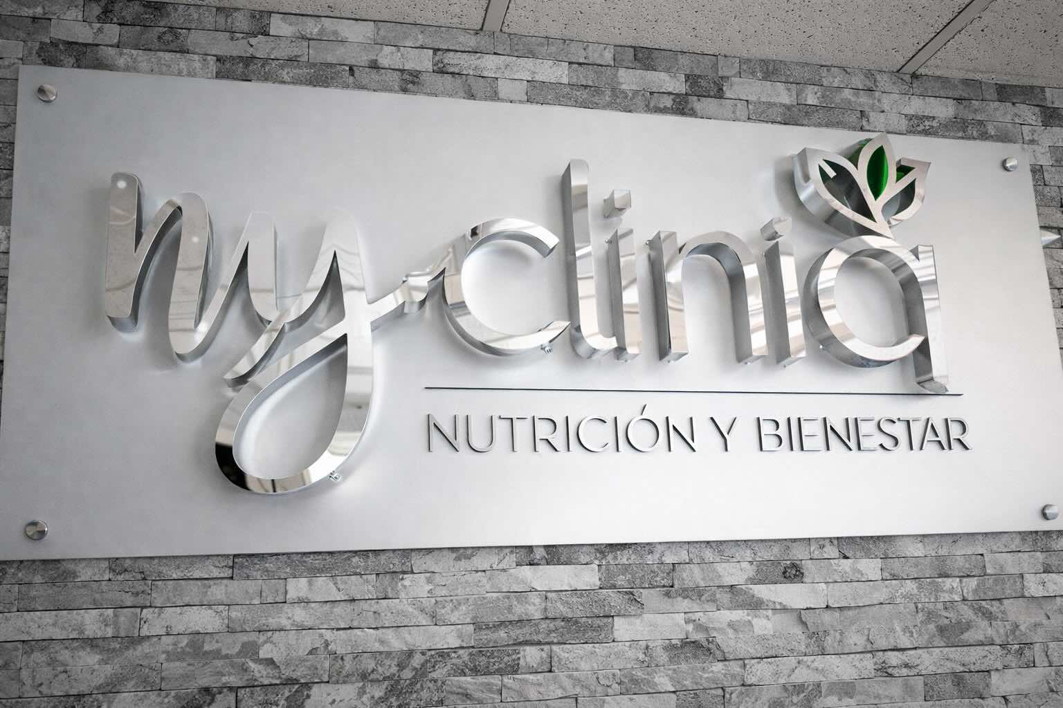 Letras corpóreas e iluminadas para corporativos